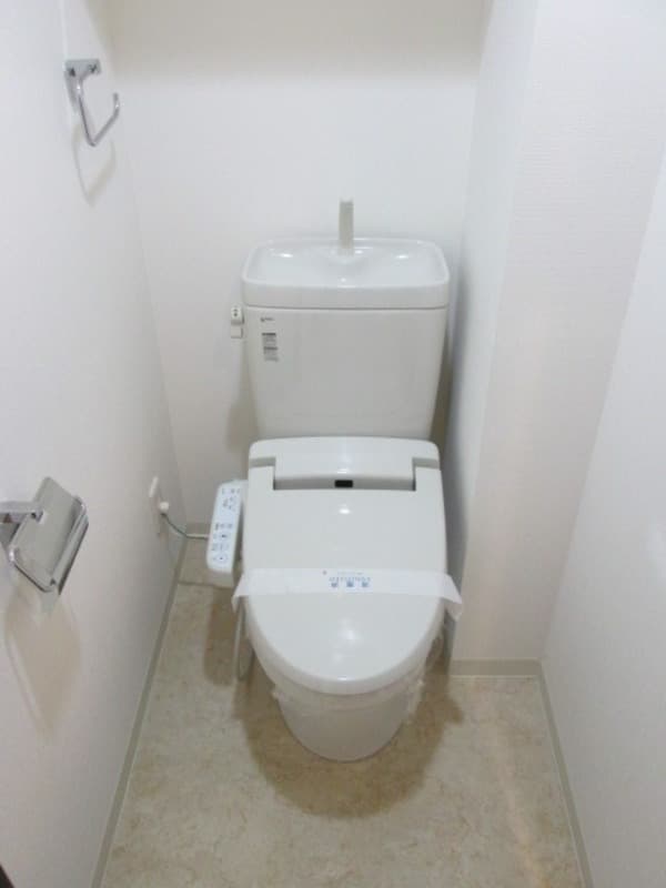 Room image 8