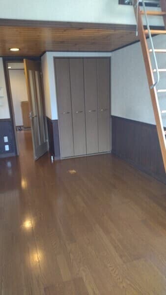 Room image 12