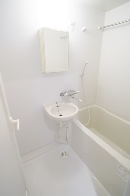 Room image 8
