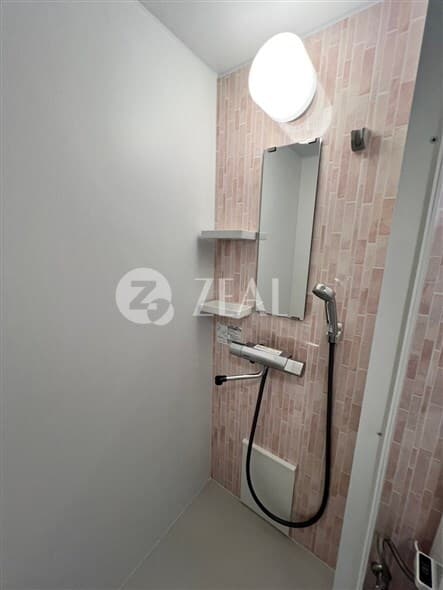 Room image 9
