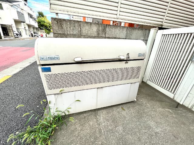 Room image 16