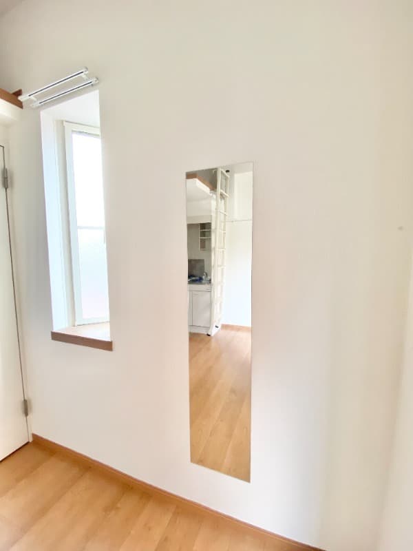 Room image 8