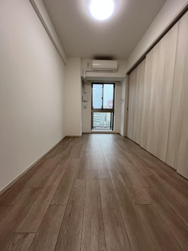 Room image 15