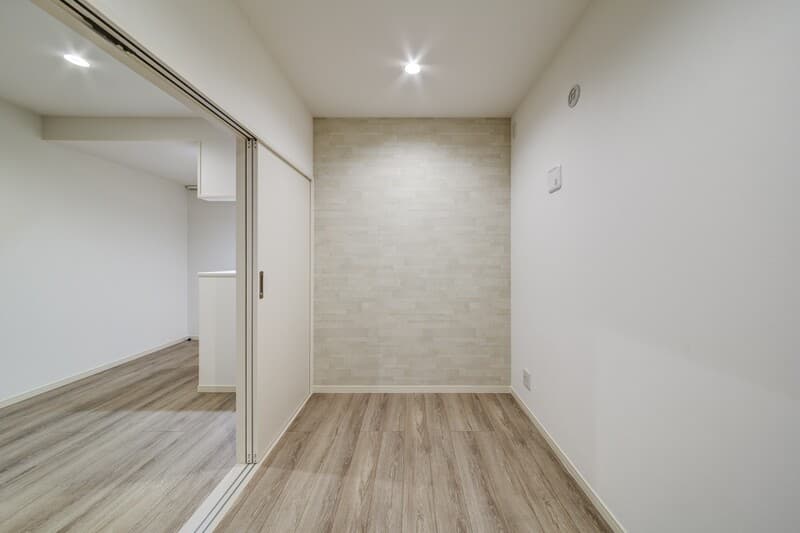 Room image 8