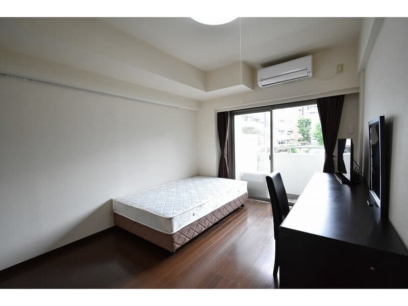 Room image 8