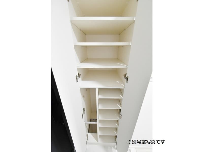 Room image 14
