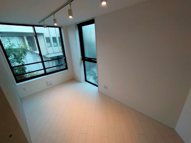 Room image 9