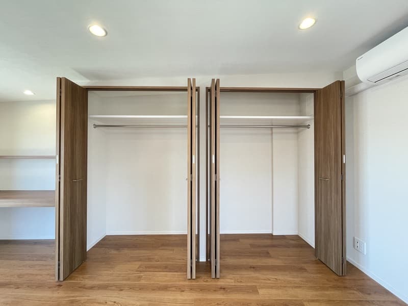 Room image 13