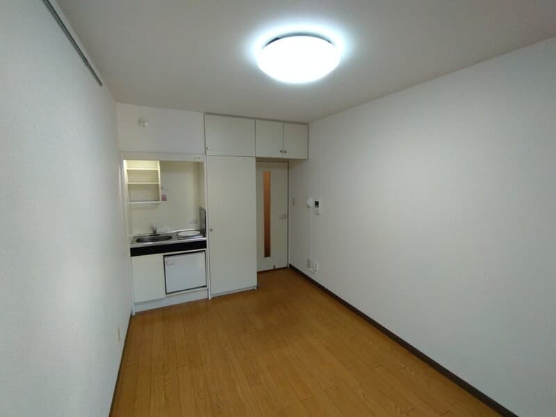 Room image 8