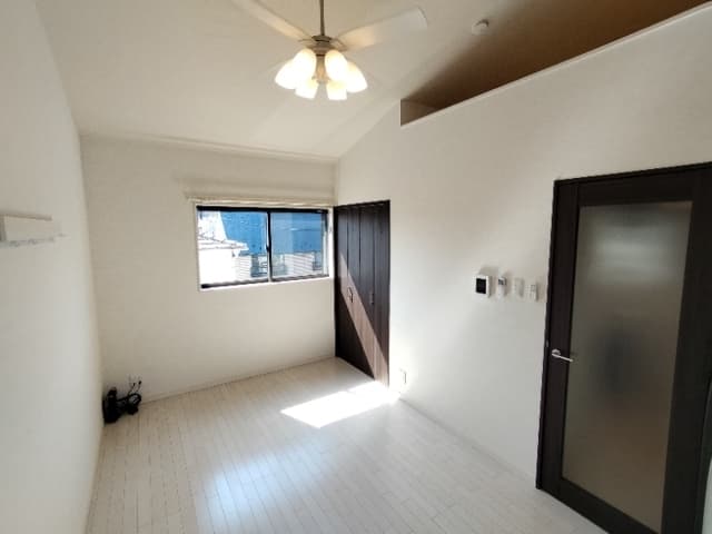 Room image 14