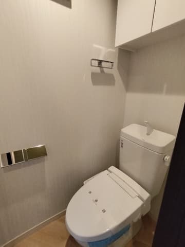 Room image 8