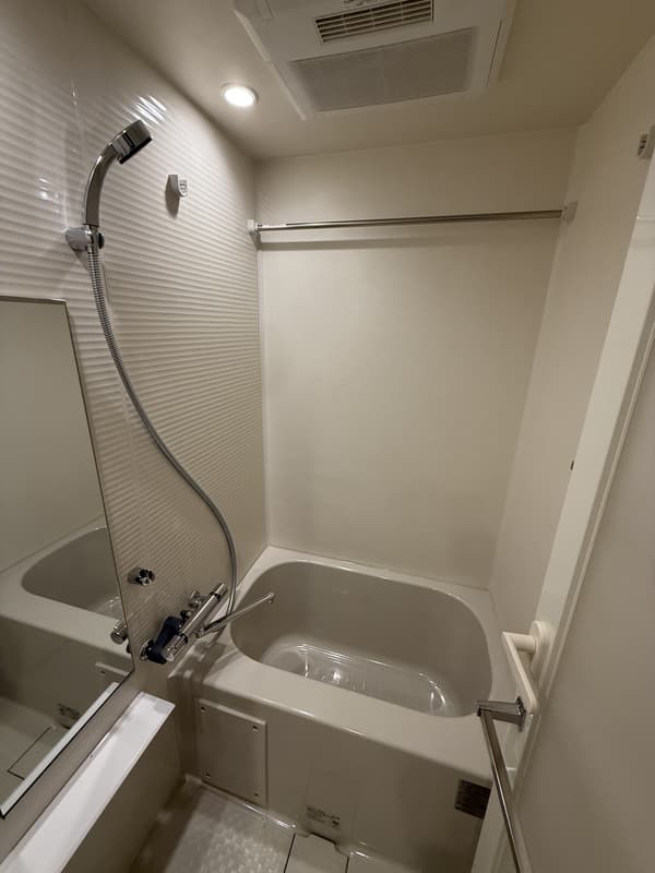 Room image 10