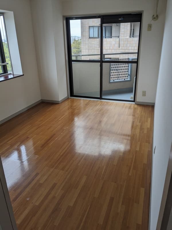 Room image 11