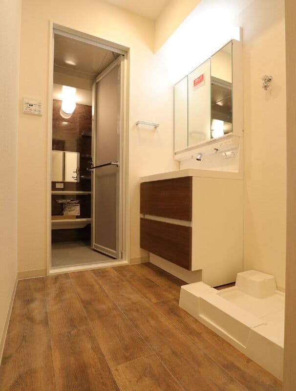 Room image 12