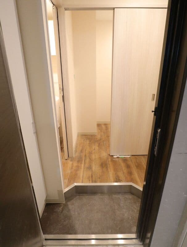 Room image 8