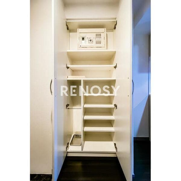 Room image 12