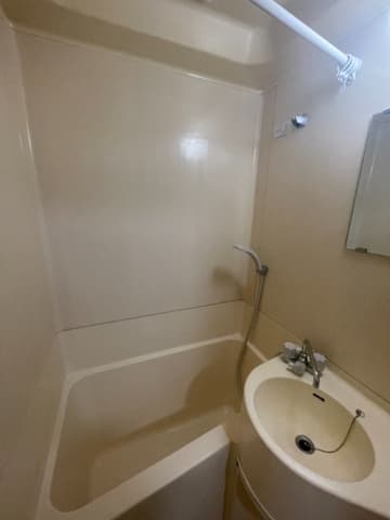 Room image 8