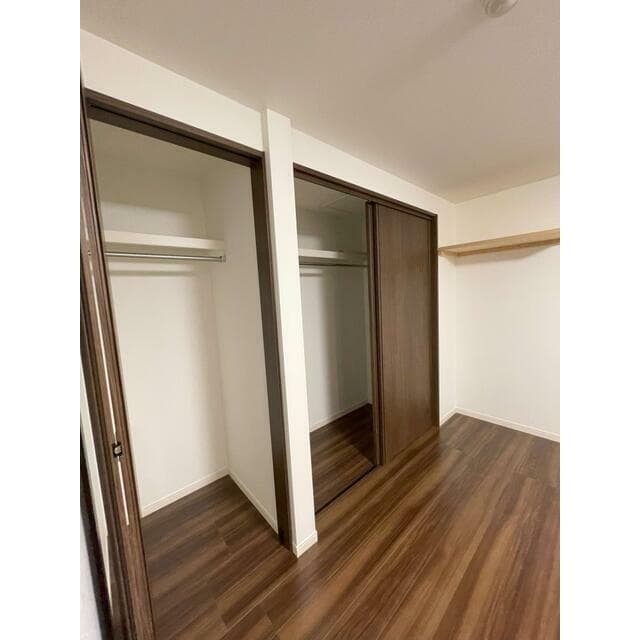 Room image 16