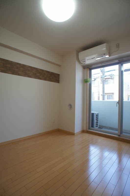Room image 11