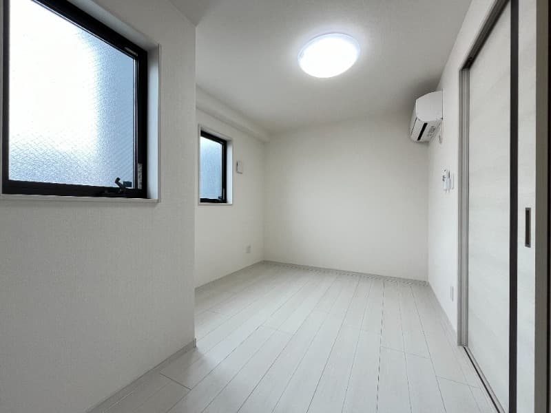 Room image 12