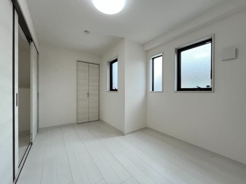 Room image 13