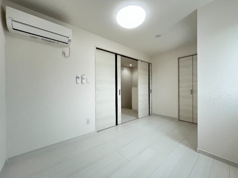 Room image 14