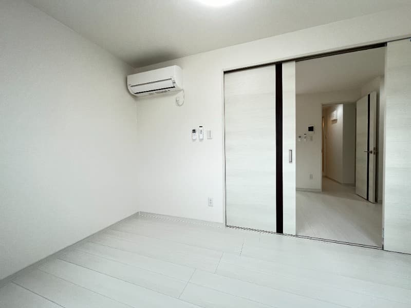 Room image 15