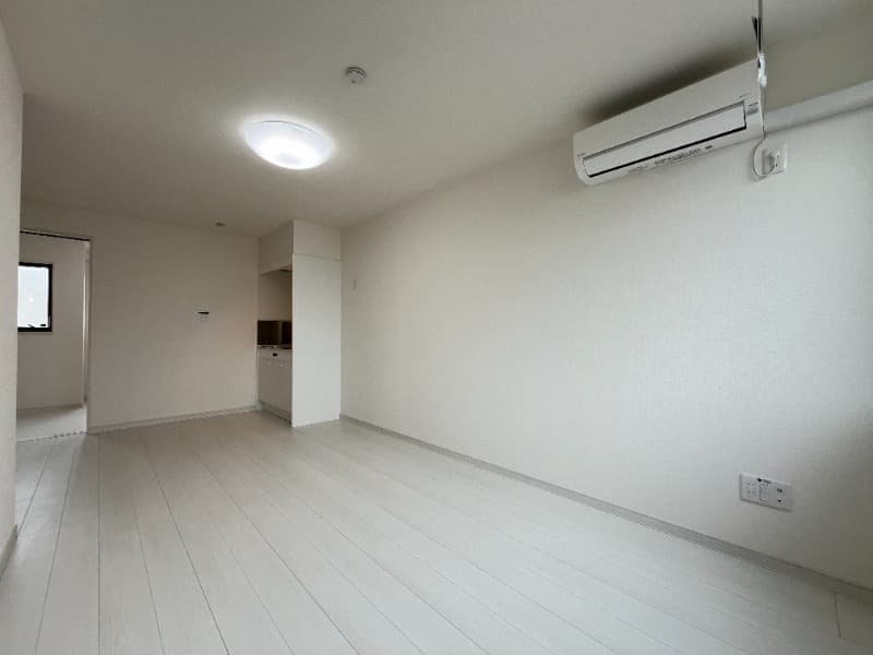 Room image 9