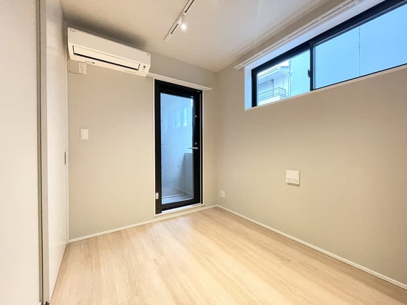 Room image 14