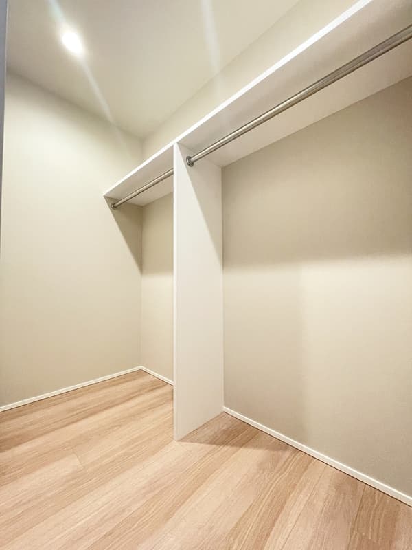 Room image 16