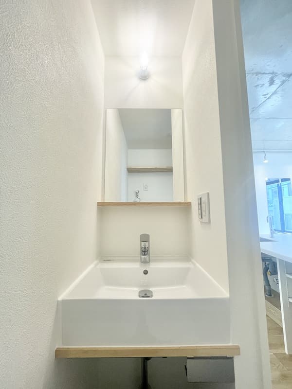 Room image 8