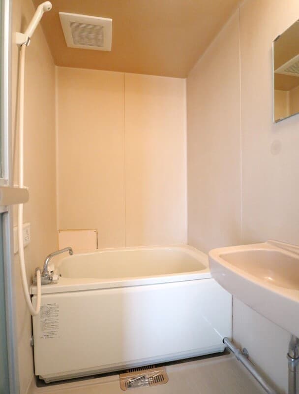 Room image 10