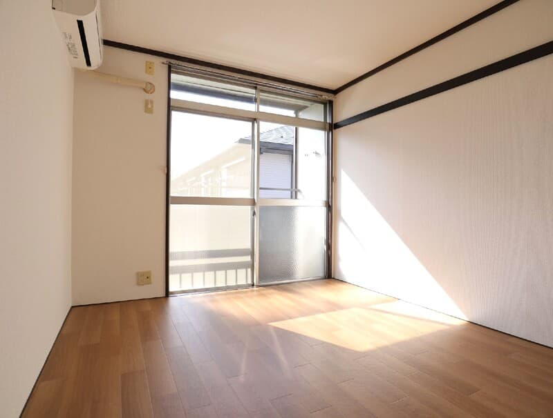 Room image 15