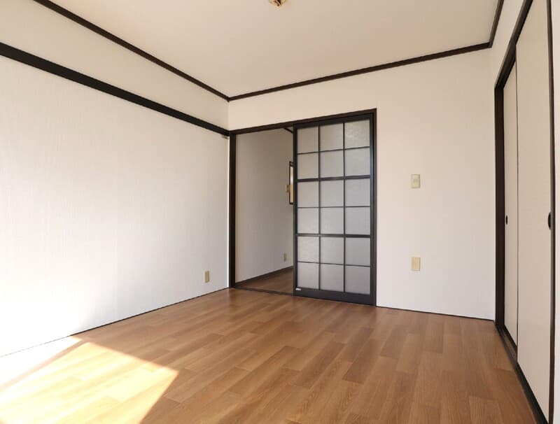 Room image 16