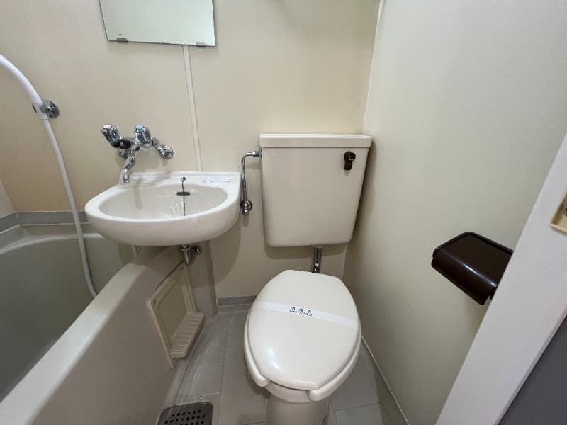 Room image 8