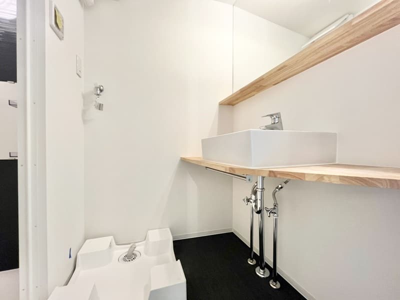 Room image 8