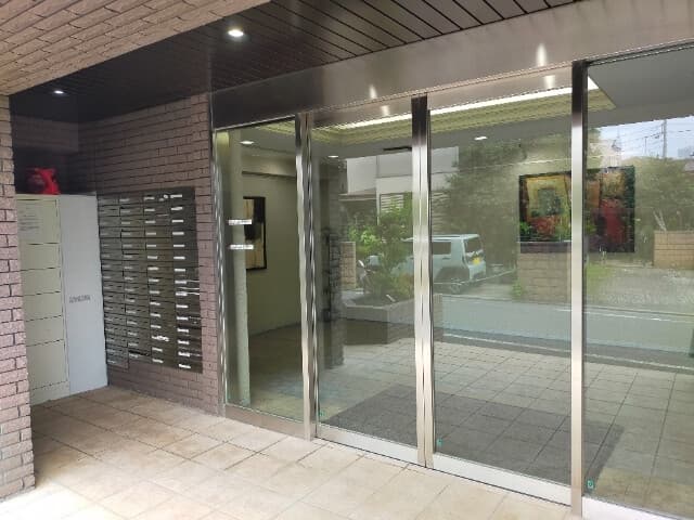 Room image 11