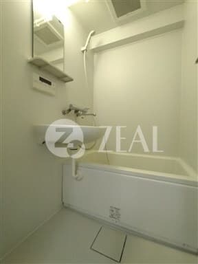 Room image 12