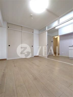 Room image 9
