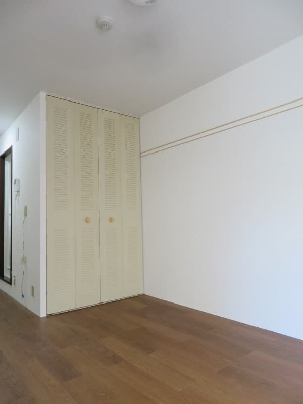 Room image 12