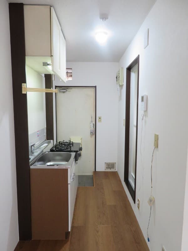 Room image 8