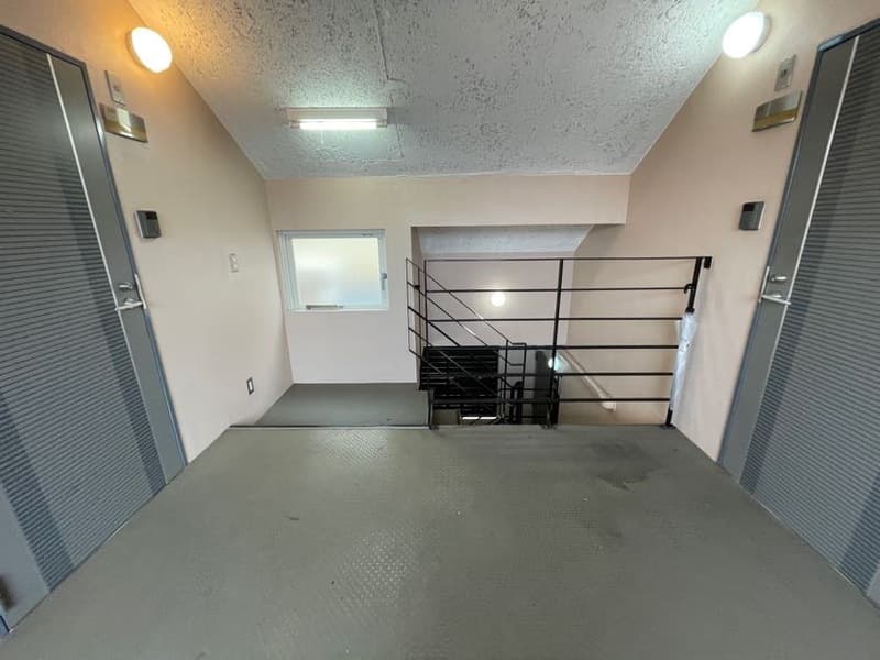 Room image 16