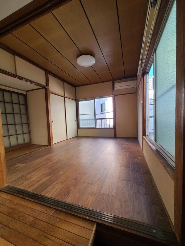 Room image 16