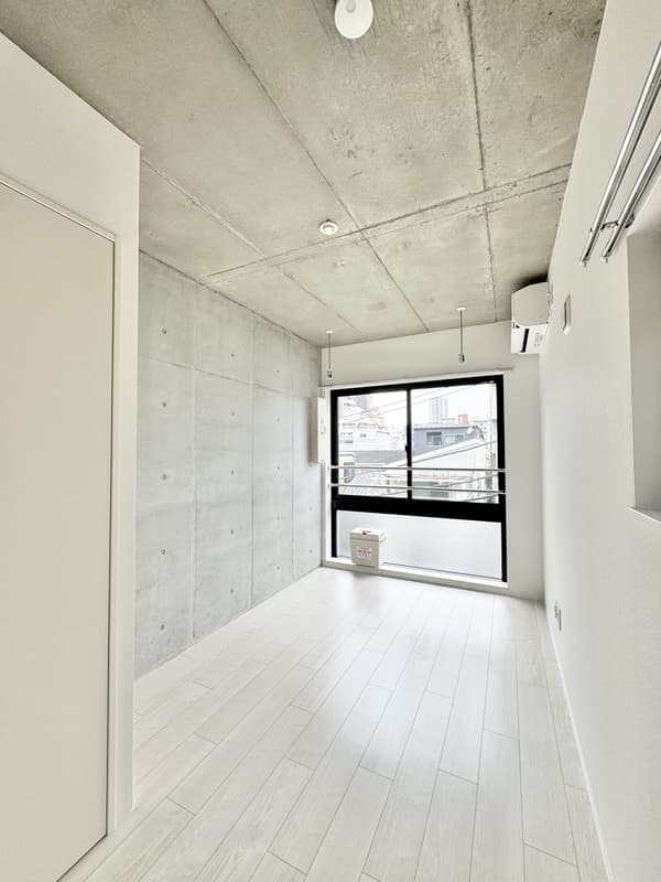 Room image 9