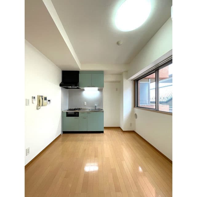 Room image 8