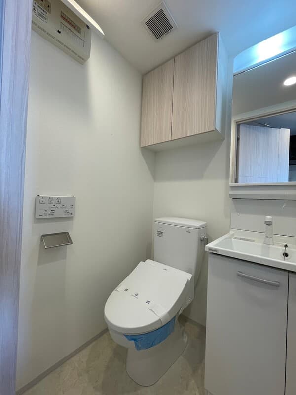 Room image 8
