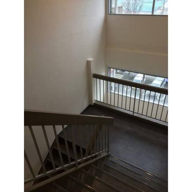 Room image 8