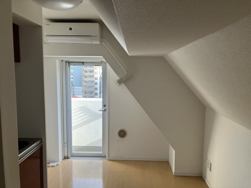 Room image 12
