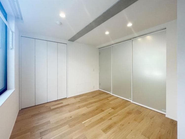 Room image 13