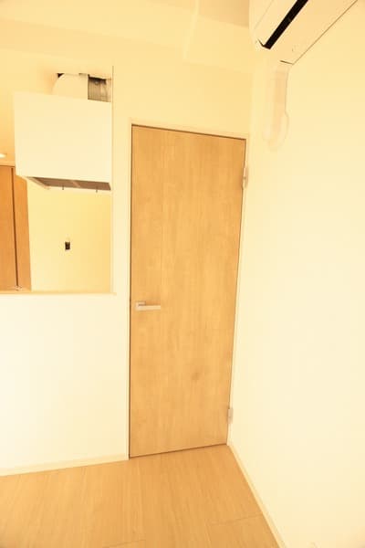 Room image 10